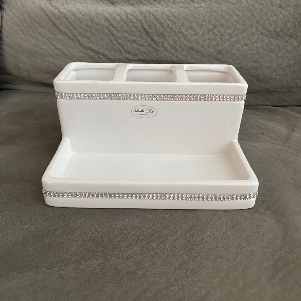 Bella lux bathroom organizer